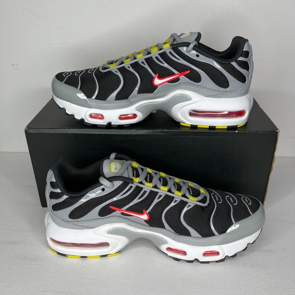 Nike Air Max Plus - Picture 2 of 9